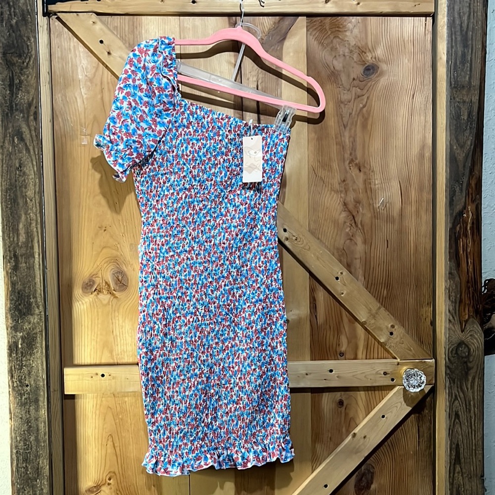 NWT Fashion size Medium floral bare one shoulder dress with ruffled trim
